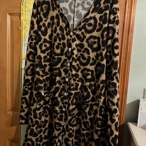 XL button down duster